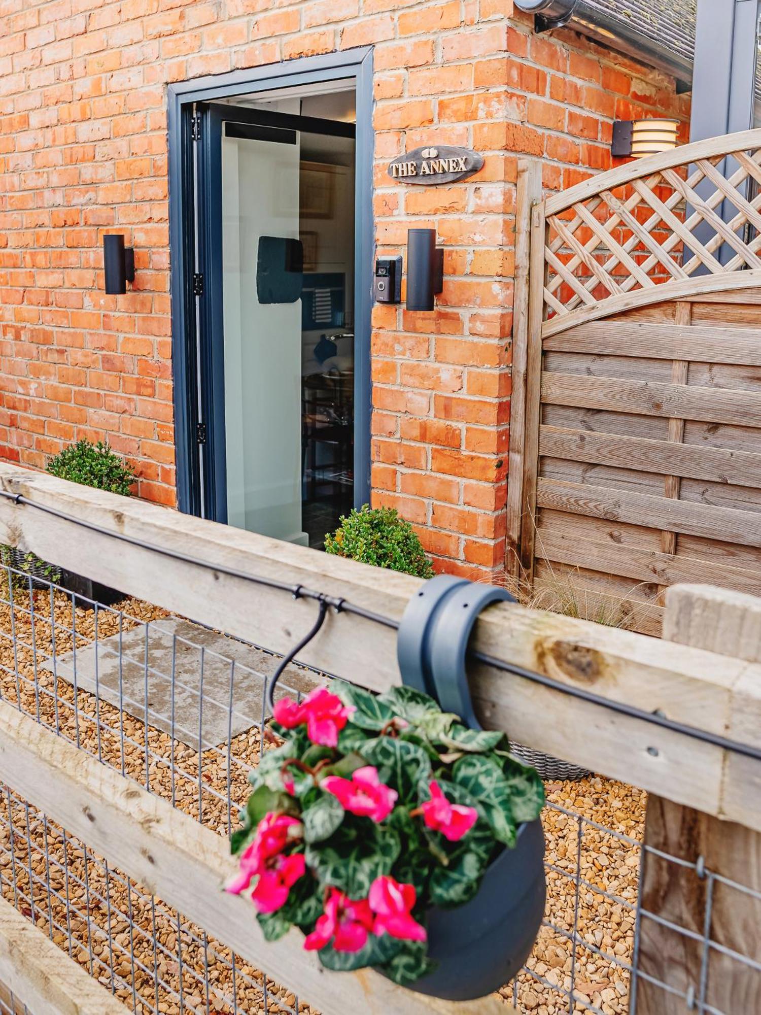 Cottage With Hot Tub - Near Cheltenham And Tewkesbury Exterior photo