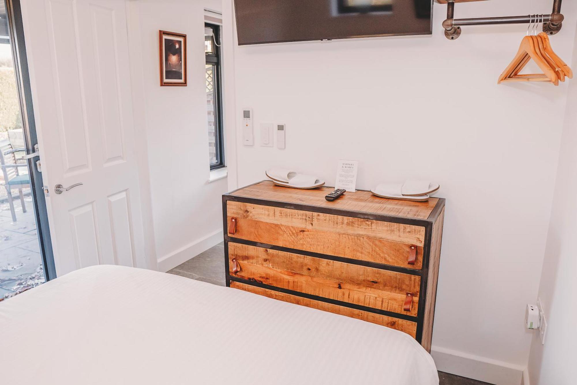 Cottage With Hot Tub - Near Cheltenham And Tewkesbury Exterior photo