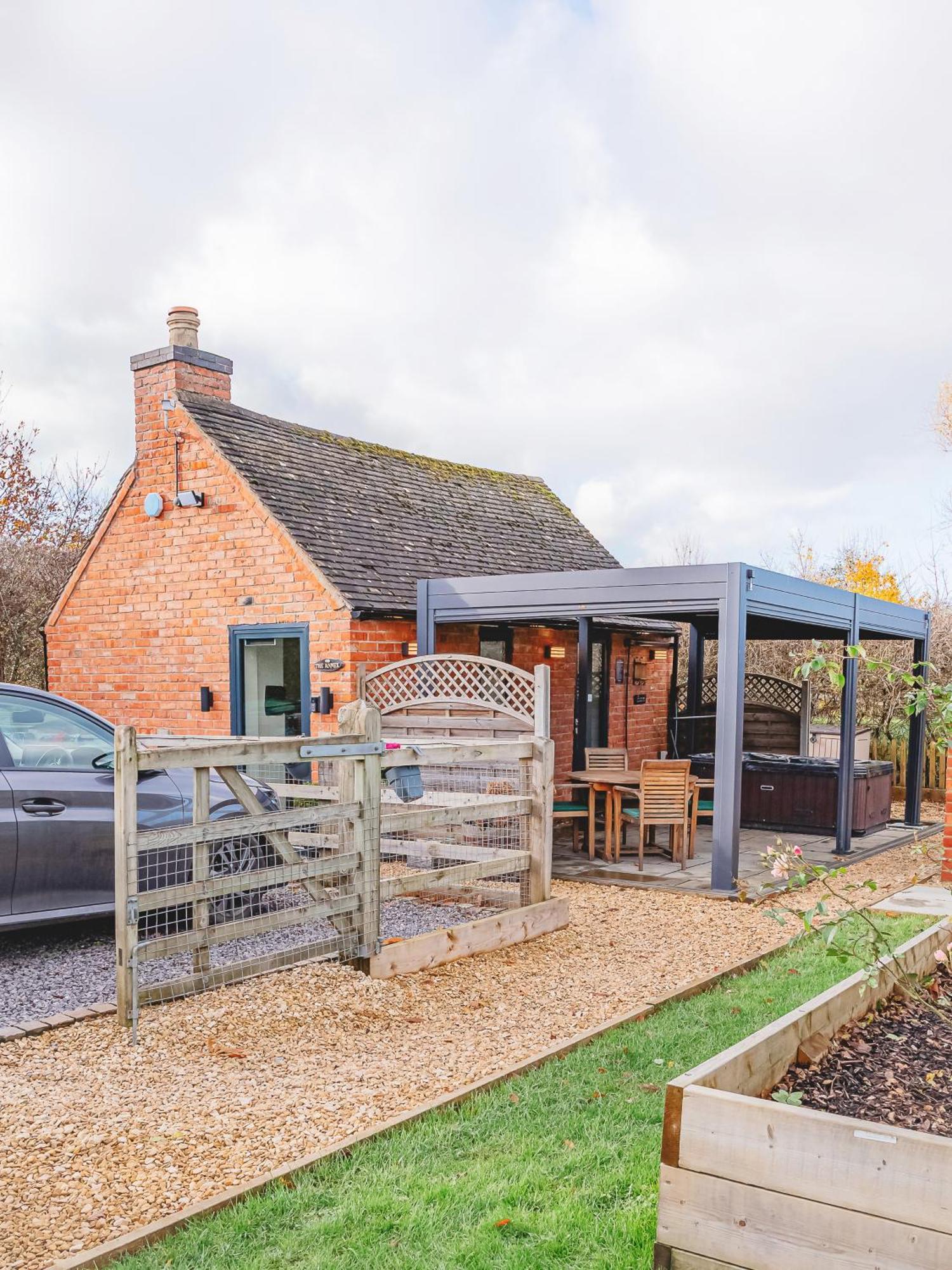 Cottage With Hot Tub - Near Cheltenham And Tewkesbury Exterior photo
